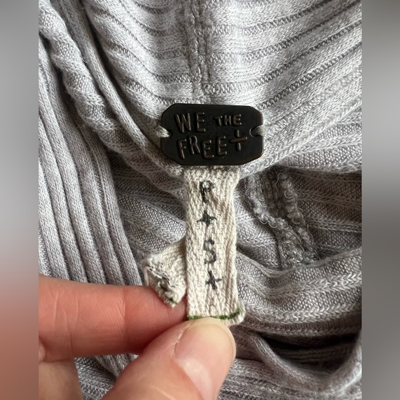 FREE PEOPLE We the Free Size S Ribbed Cowl Neck Gray Tunic Top Split Back Boho - Picture 6 of 14